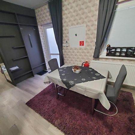 מלצקי Valla Penzion & Restauracia מראה חיצוני תמונה