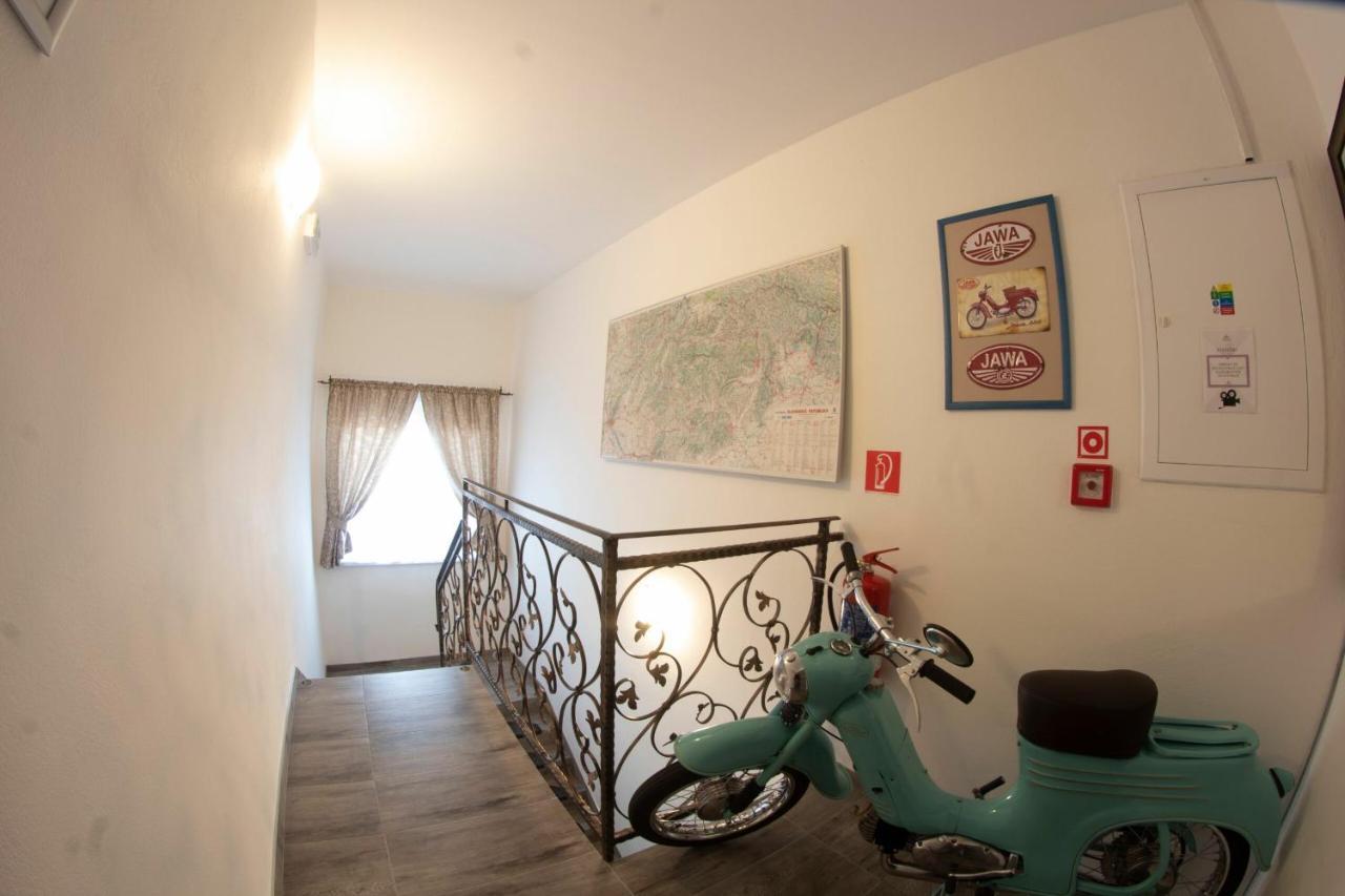 מלצקי Valla Penzion & Restauracia מראה חיצוני תמונה
