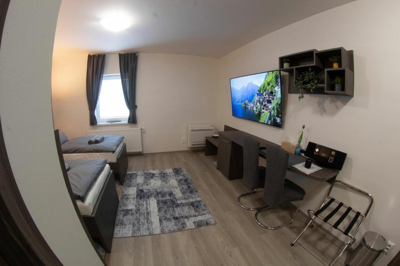מלצקי Valla Penzion & Restauracia מראה חיצוני תמונה